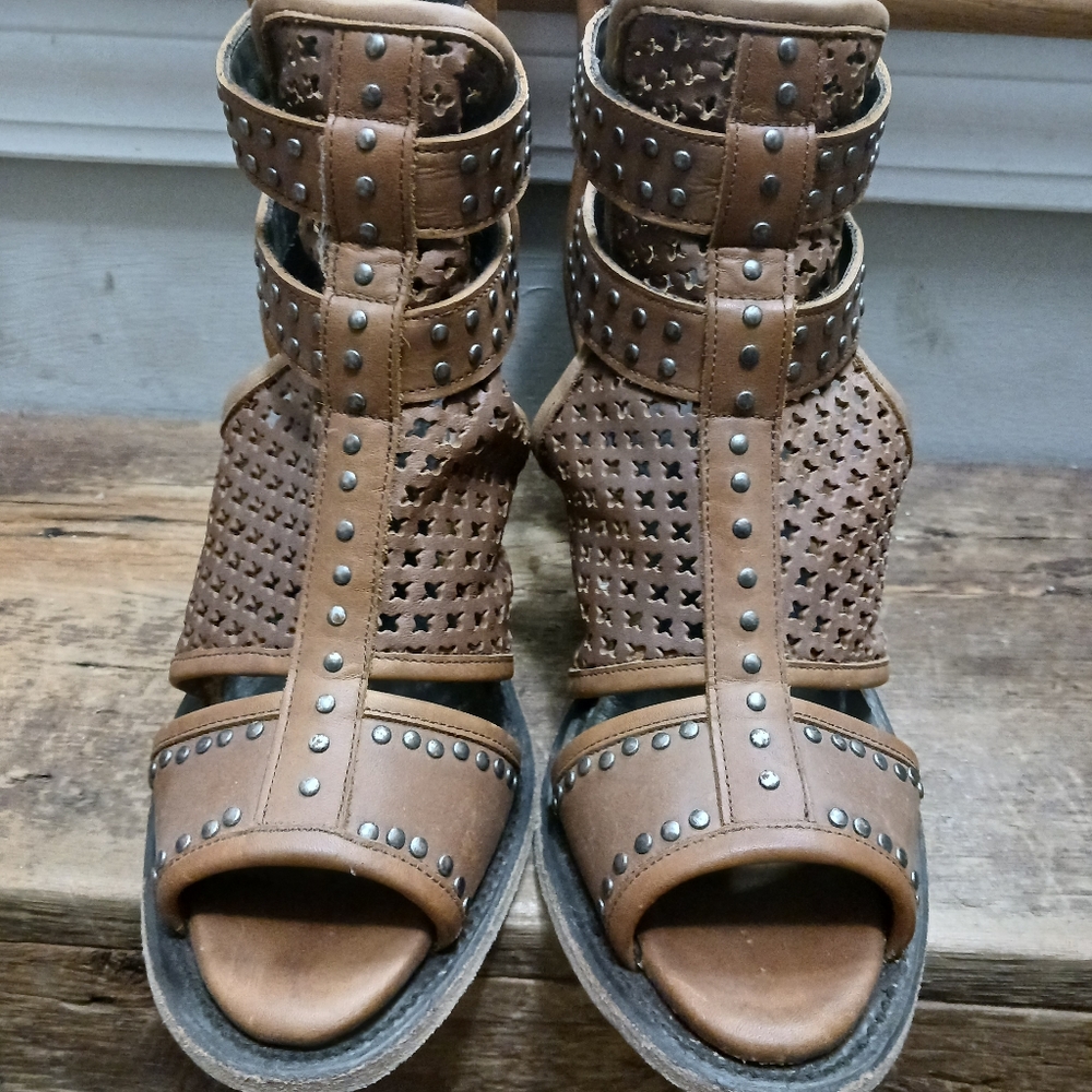 Lane leather sandal size 8.5